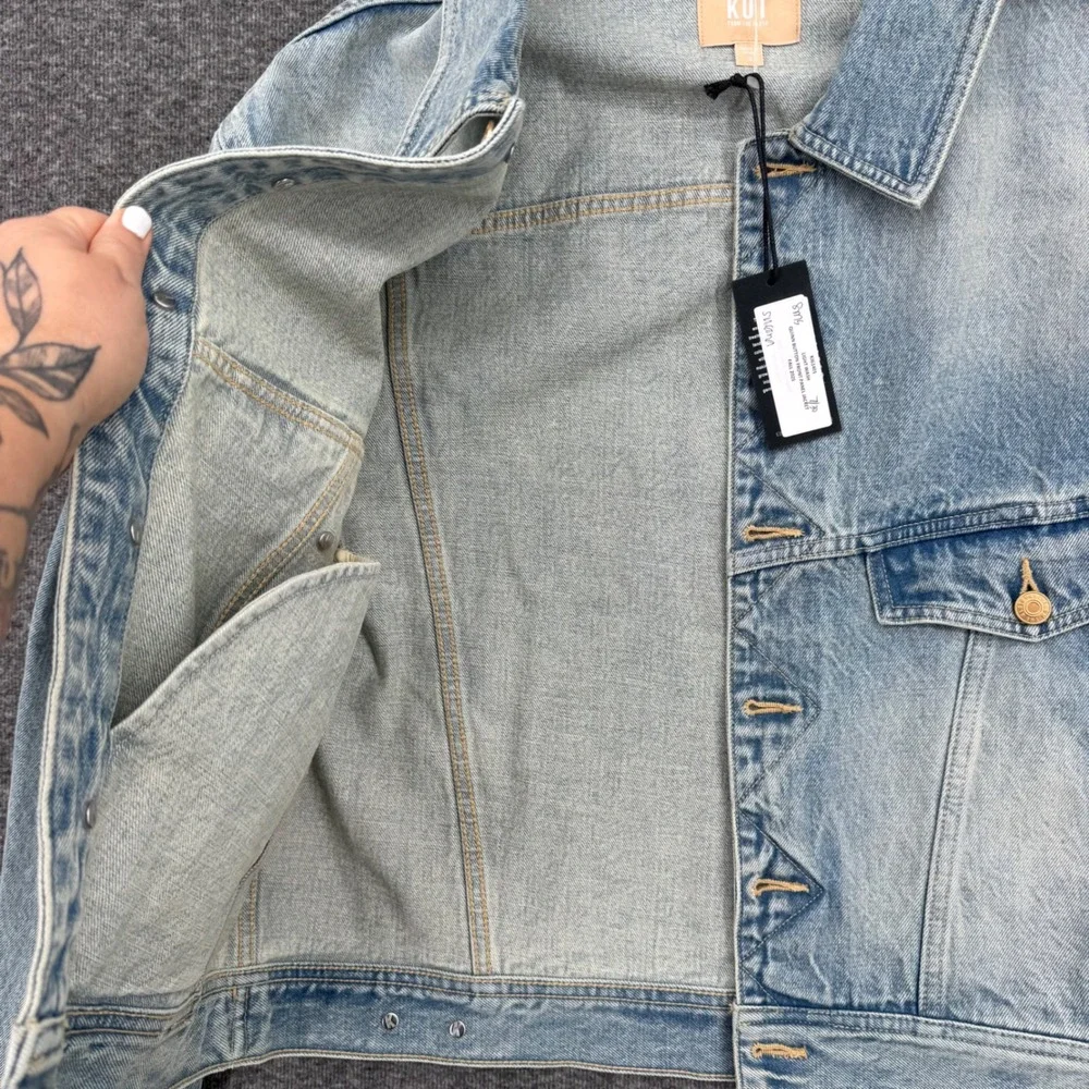 KUT from the Kloth Quinn Button Front Panel Jacket Light Wash Denim  Small - Picture 5 of 6